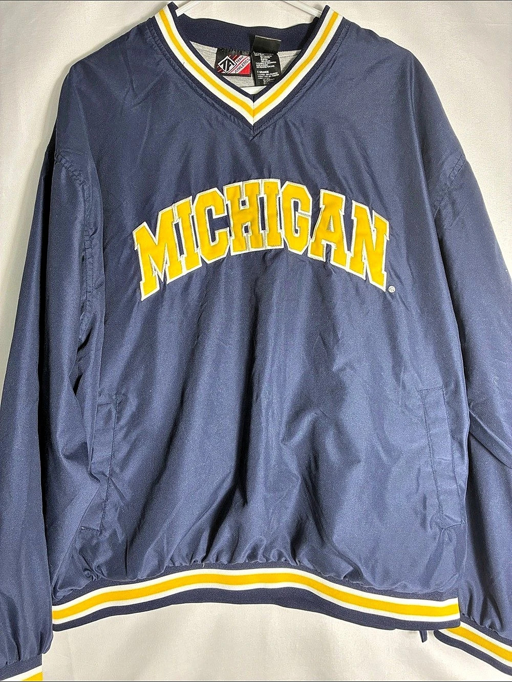 Team Athletics VTG University of Michigan Wolverines Pullover Windbreaker Large